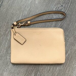 COACH✨Tan Saffiano Leather Legacy Card Wristlet
